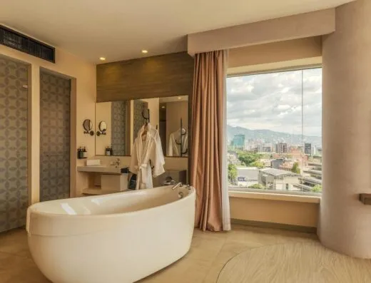 V Grand Hotel Radisson Individuals