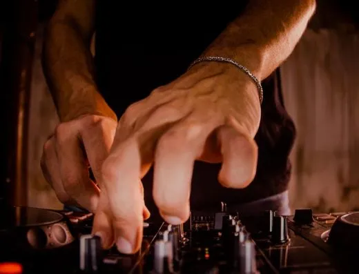 Imagen de referencia: DJ para bodas