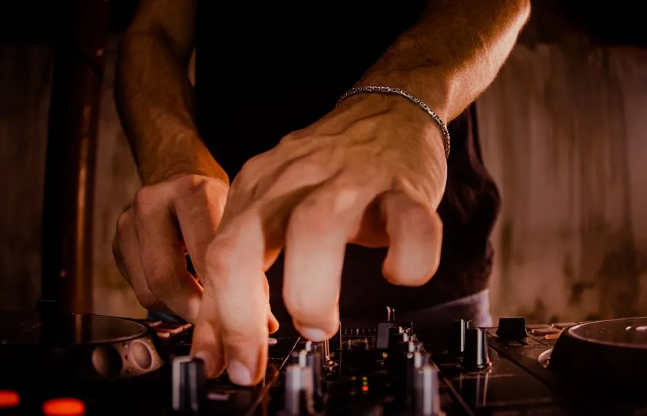 Imagen de referencia: DJ para bodas