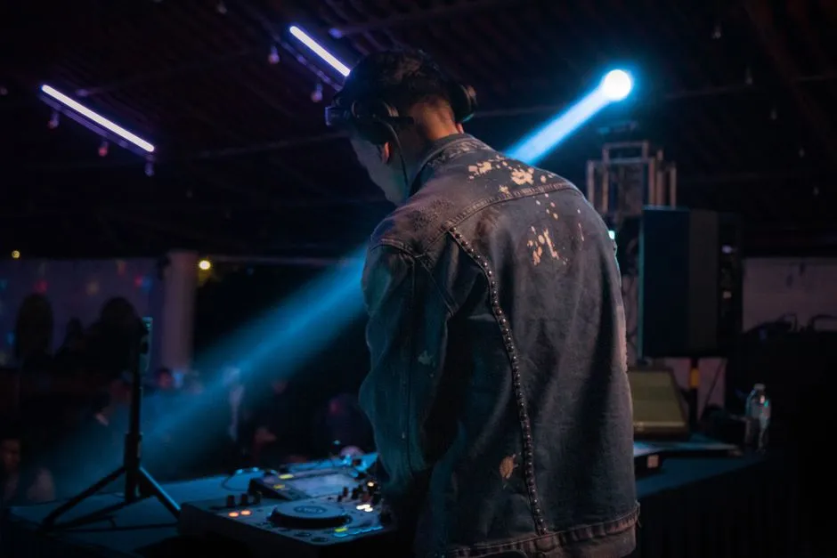 Imagen de referencia: DJ para bodas