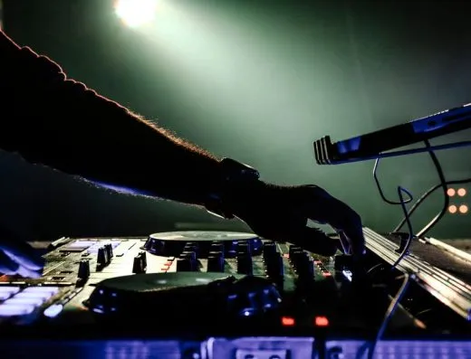 Imagen de referencia: DJ para bodas