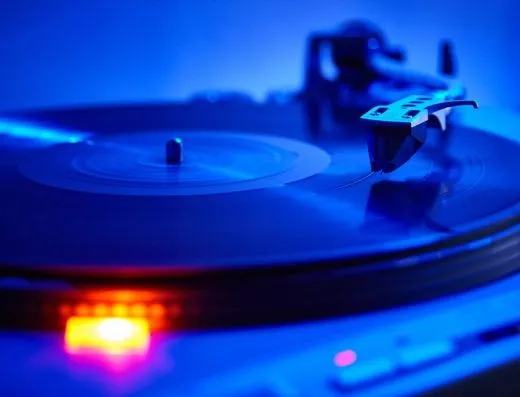 Imagen de referencia: DJ para bodas