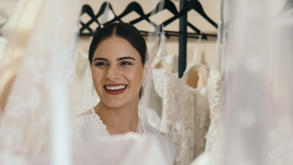 Vestidos de novia en Medellín: cuándo empezar y qué preguntar