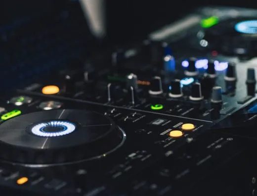Imagen de referencia: DJ para bodas
