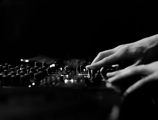 Imagen de referencia: DJ para bodas