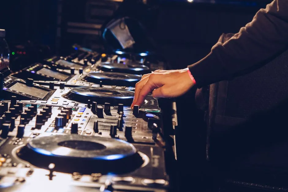 Imagen de referencia: DJ para bodas