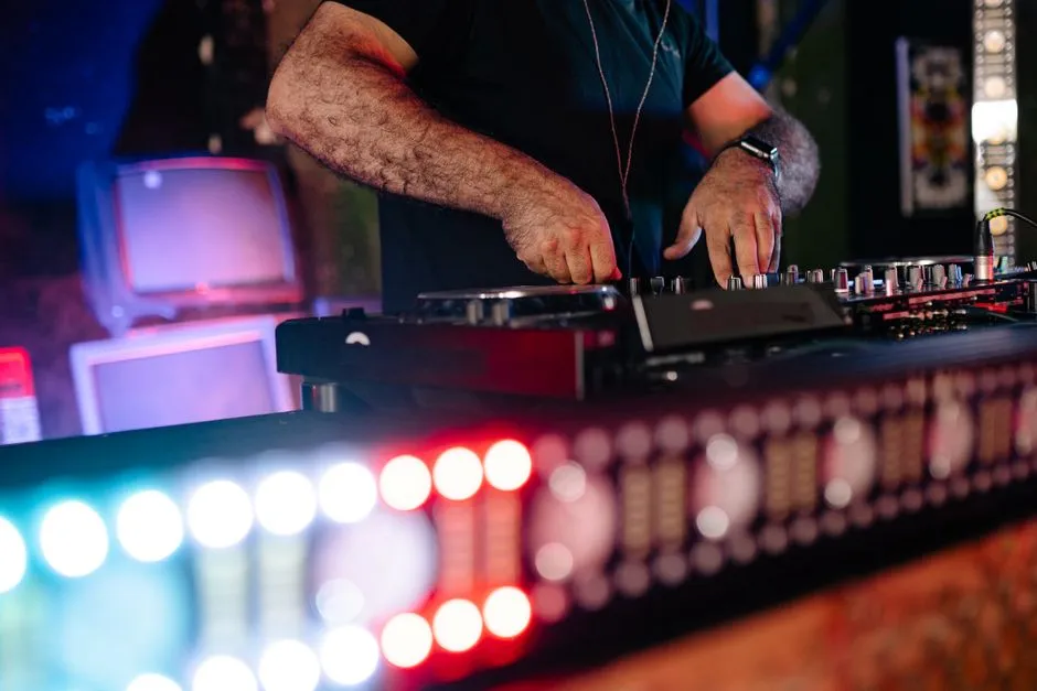 Imagen de referencia: DJ para bodas