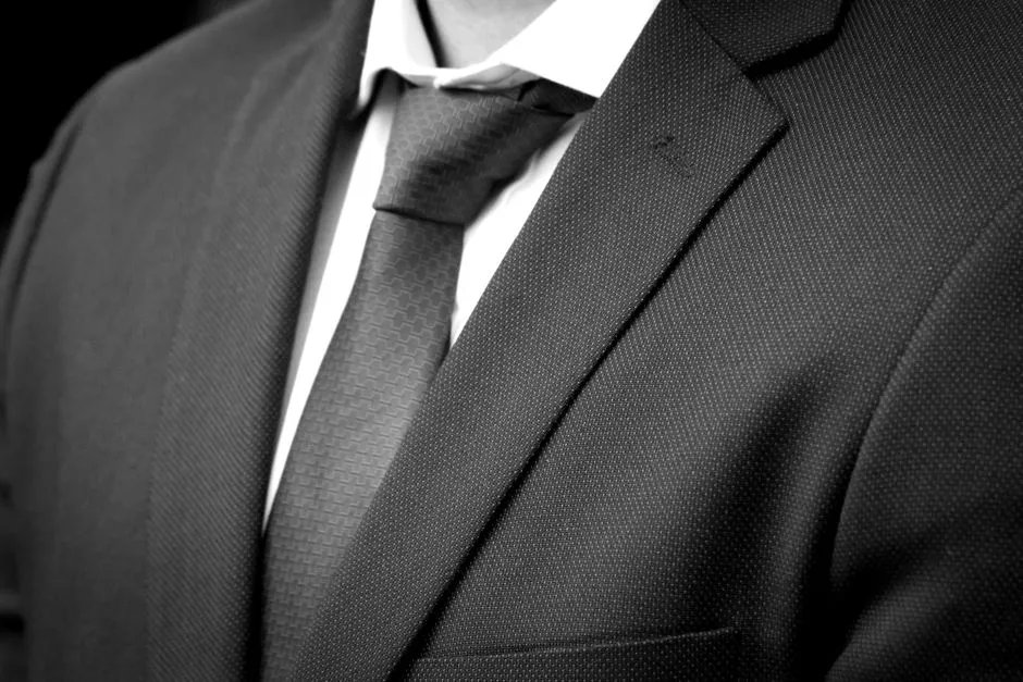 Imagen de referencia: trajes de novio para bodas